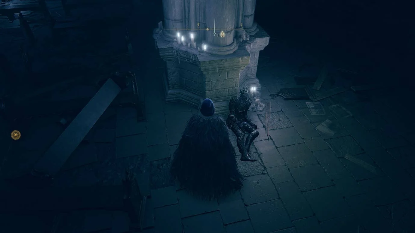 die-besten-geisteraschen-im-elden-ring-dlc-shadow-of-the-erdtree_img_0 | etalongame.de Der Befleckte steht einem verletzten Jolan in der Kathedrale von Manus Metyr in Elden Ring Shadow of the Erdtree gegenüber