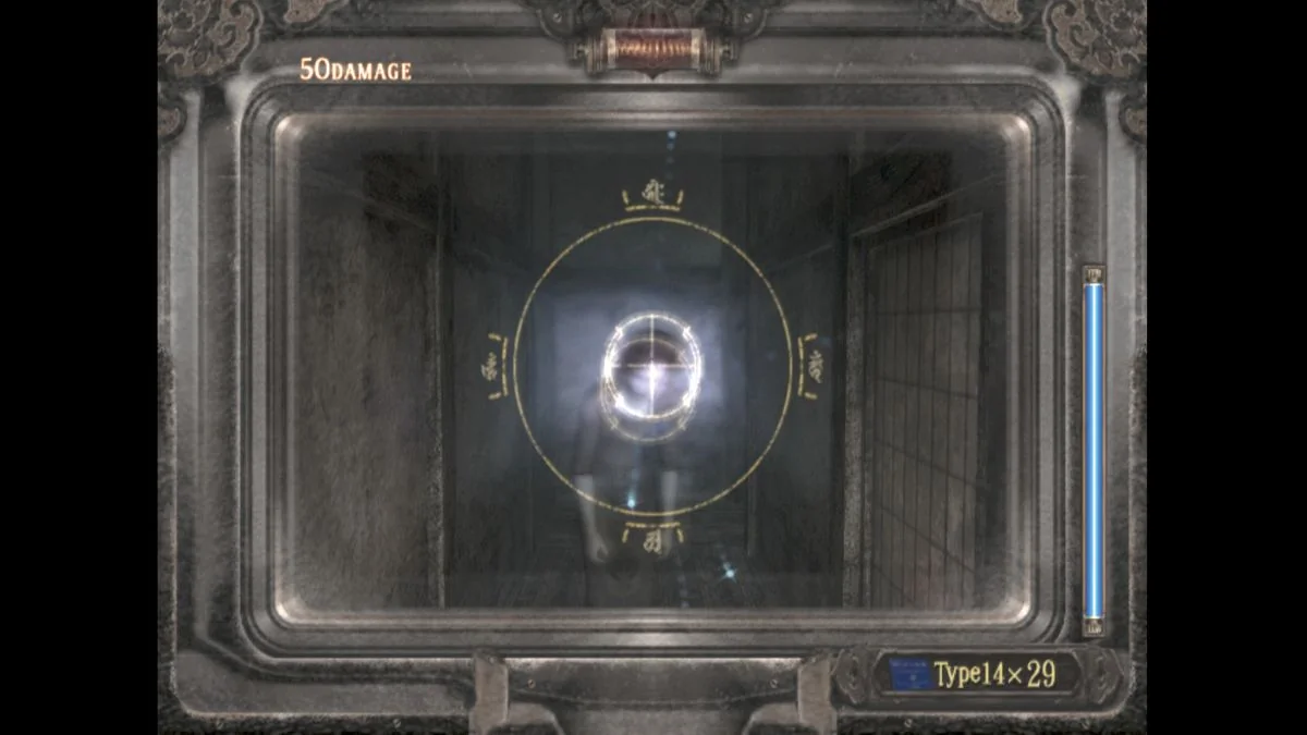 die-einzigartige-atmosphare-von-fatal-frame-eine-reise-in-die-welt-des-japanischen-horrors_img_15 | etalongame.de Kampf mit einem Geist durch die Camera Obscura in Fatal Frame 3 (auch bekannt als Project Zero 3)