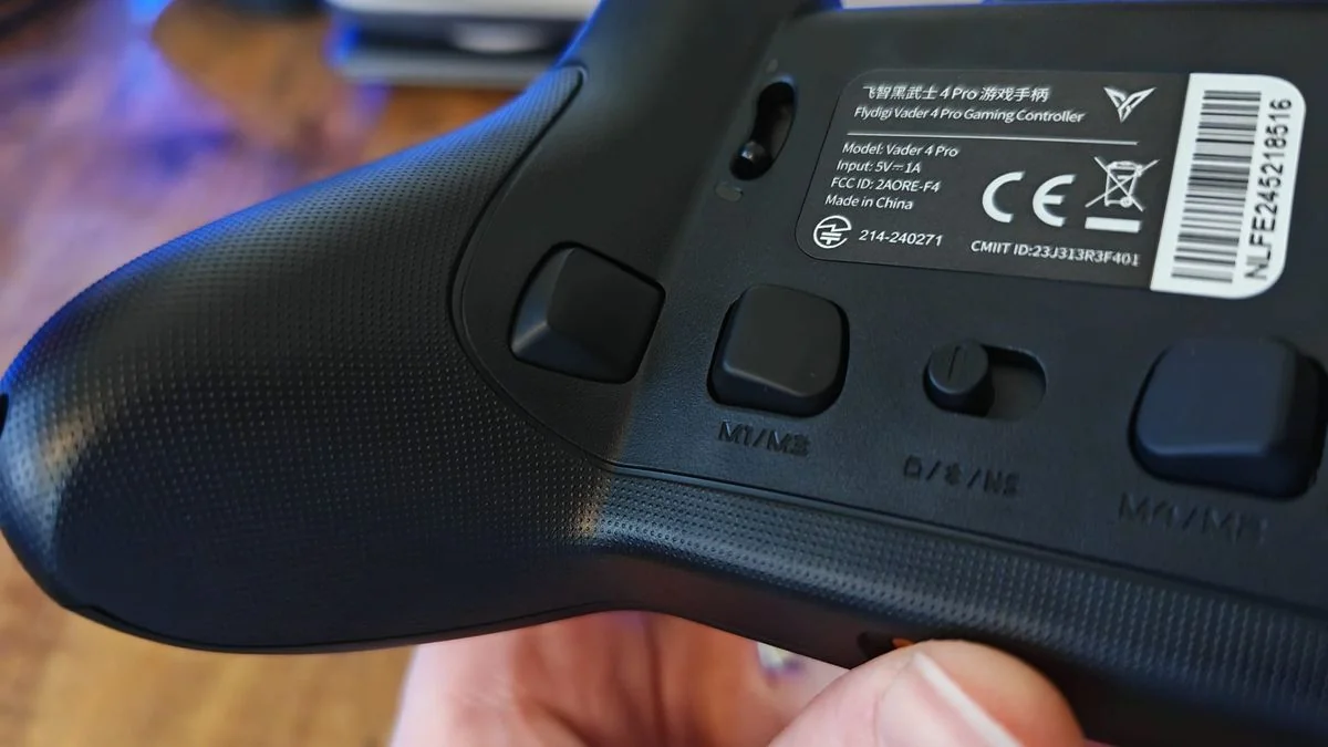 flydigi-vader-4-pro-ein-controller-im-test_img_2 | etalongame.de Die Rücktasten des Flydigi Vader 4 Pro
