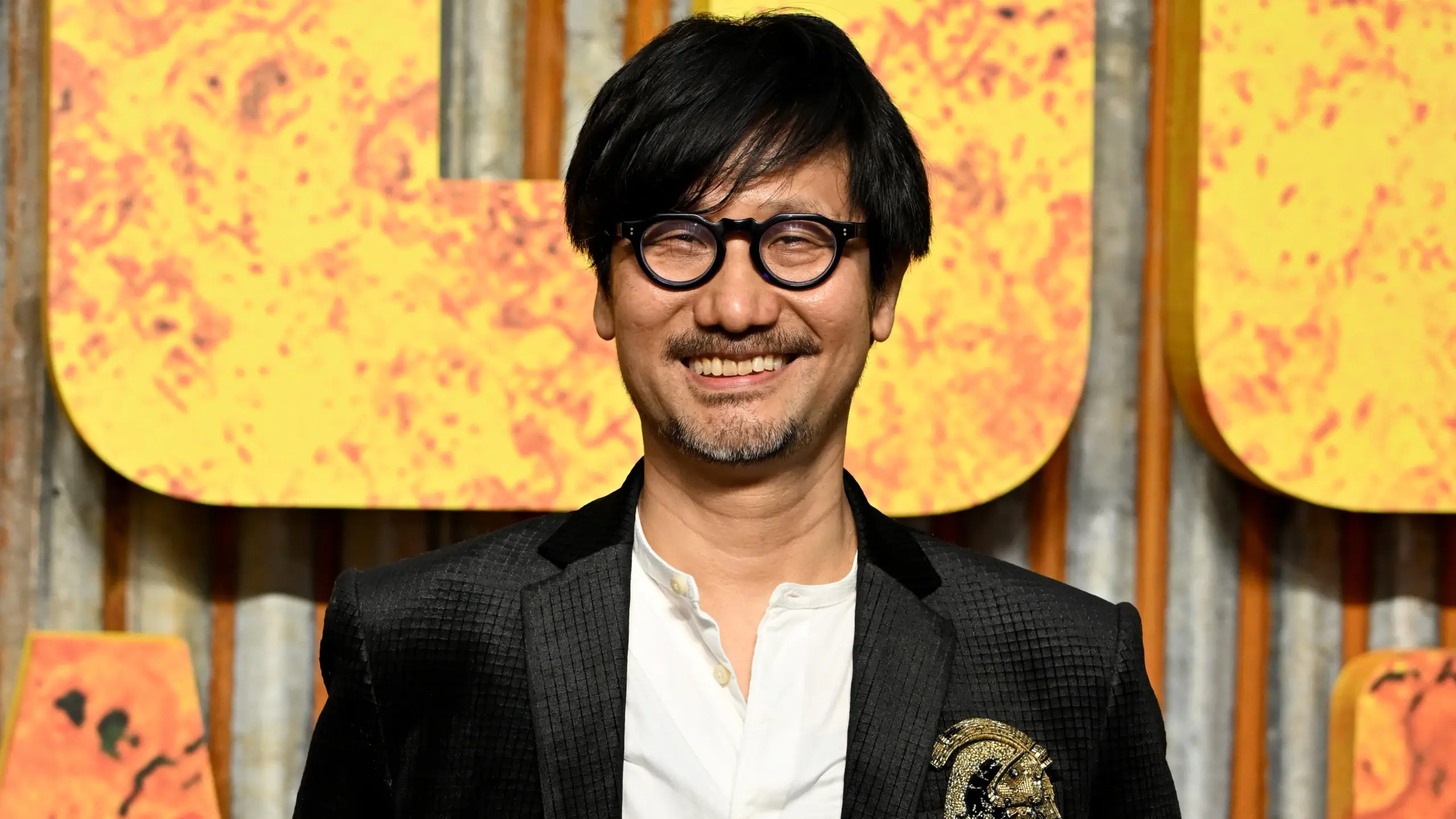 death-stranding-erhalt-einen-neuen-animationsfilm_img_0 | etalongame.de LONDON, ENGLAND - 17. Mai: Hideo Kojima besucht die UK-Premiere von "Furiosa: A Mad Max Saga" im BFI IMAX Waterloo am 17. Mai 2024 in London, England. (Foto von Jeff Spicer/Getty Images)